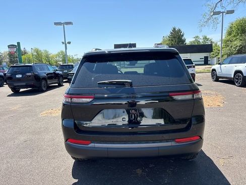 New 2026 Jeep Grand Cherokee Limited w/ Limited Altitude Package AWD/4WD image 30
