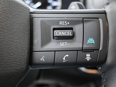 Used 2025 Nissan Rogue SV FWD image 15