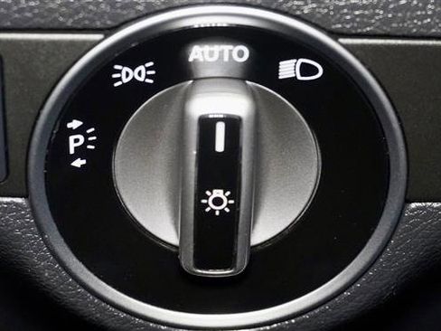 Used 2017 Mercedes-Benz CLA 250 4MATIC image 31