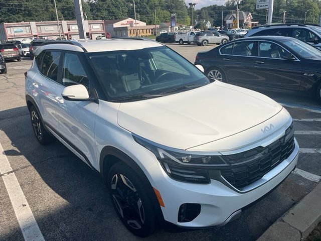Used 2024 Kia Seltos SX AWD/4WD image 1