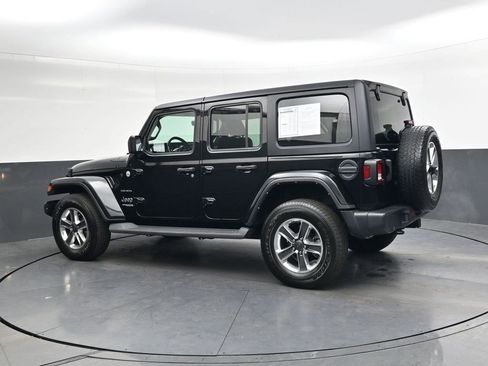 Used 2022 Jeep Wrangler Unlimited Sahara w/ Dual Top Group image 7