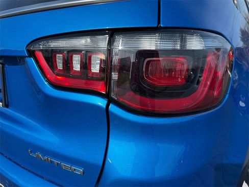 Certified 2024 Jeep Compass Limited image 19