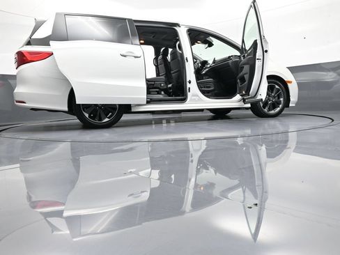 Used 2024 Honda Odyssey Elite image 52