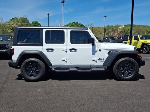 Used 2018 Jeep Wrangler Unlimited Sport AWD/4WD image 10