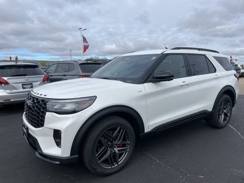 New 2026 Ford Explorer ST-Line w/ ST-Line Street Pack image 5