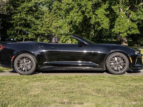 Used 2018 Chevrolet Camaro ZL1 w/ LPO, ZL1 Protection Package RWD image 9