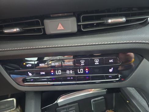 Used 2023 Buick Envision Essence w/ Technology Package I AWD/4WD image 27