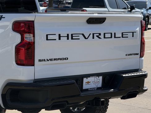 New 2026 Chevrolet Silverado 1500 Custom Trail Boss w/ Dark Appearance Package image 6