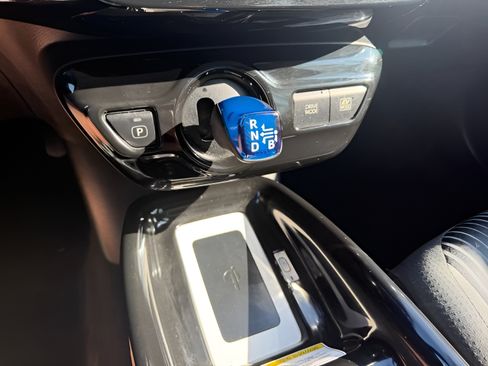 Used 2016 Toyota Prius Four FWD image 17