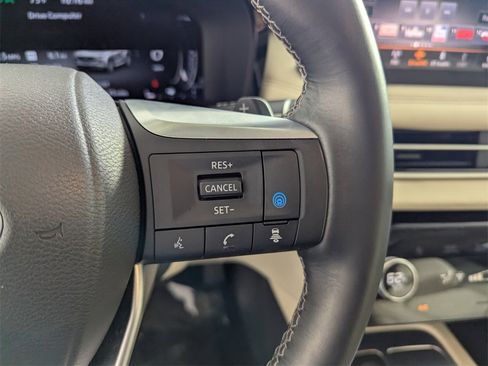 Used 2023 INFINITI QX60 Sensory w/ Cargo Package image 24