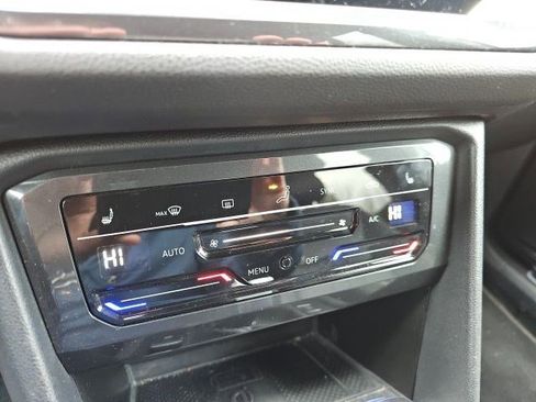 Used 2023 Volkswagen Tiguan SE R-Line image 22