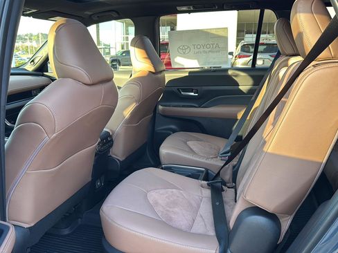 New 2026 Toyota Grand Highlander MAX Platinum image 9