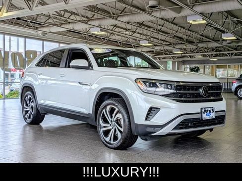 Used 2023 Volkswagen Atlas Cross Sport SEL AWD/4WD image 2