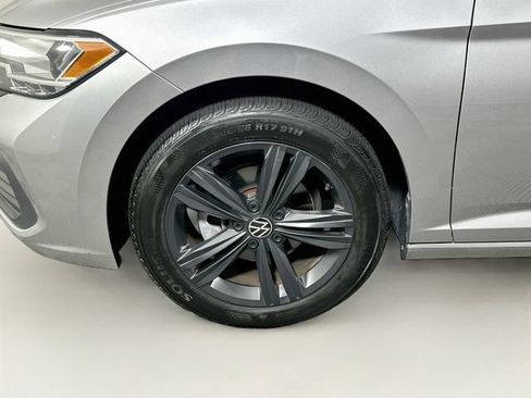 Certified 2023 Volkswagen Jetta SE w/ Panoramic Sunroof Package FWD image 31