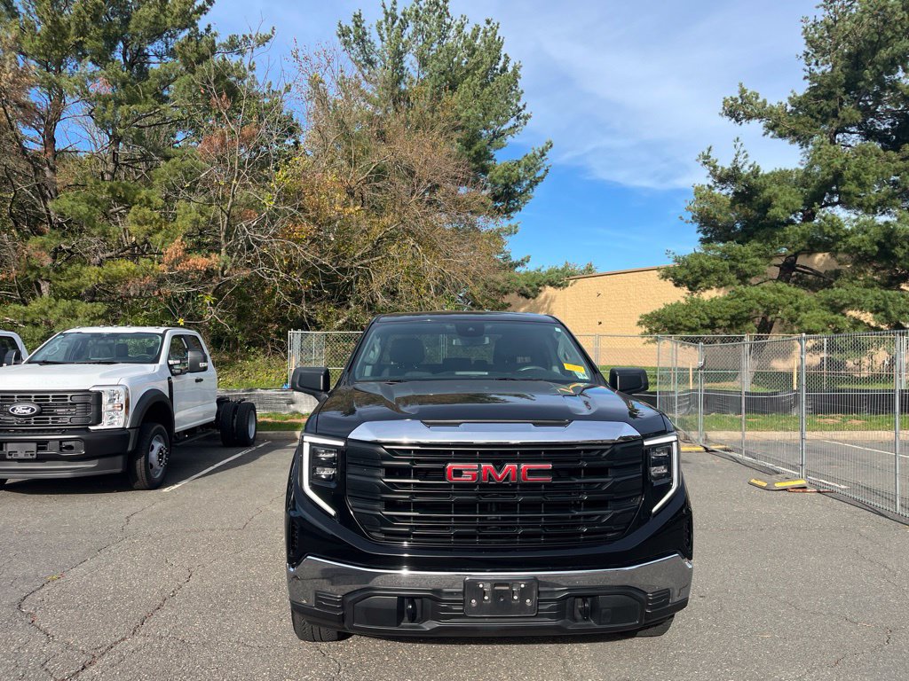 Used 2023 GMC Sierra 1500 Pro w/ Pro Value Package AWD/4WD image 2