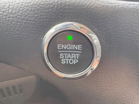 Used 2020 Ford Edge SEL image 21