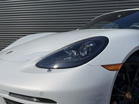 Certified 2024 Porsche 718 Cayman image 12