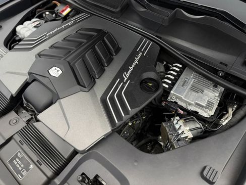 Used 2022 Lamborghini Urus AWD/4WD image 29