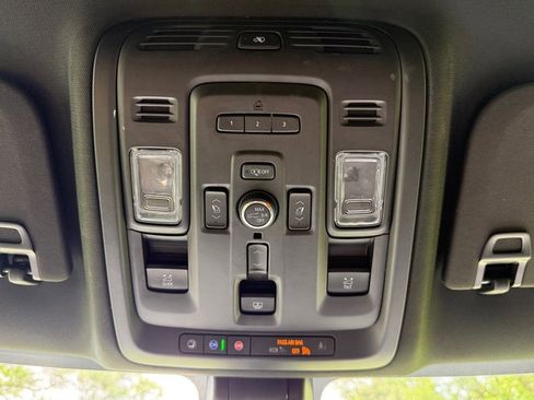 Used 2021 GMC Yukon Denali w/ Denali Premium Package AWD/4WD image 37