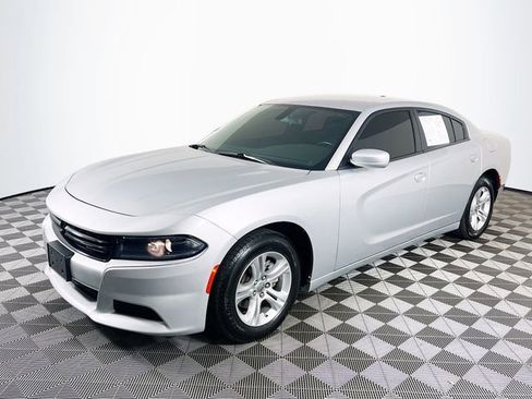 Used 2022 Dodge Charger SXT RWD image 4