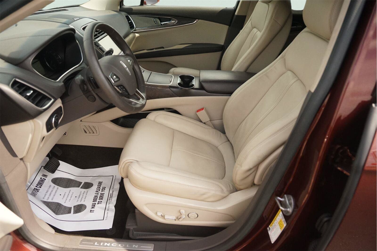 Used 2016 Lincoln MKX Reserve w/ Climate Package FWD image 9