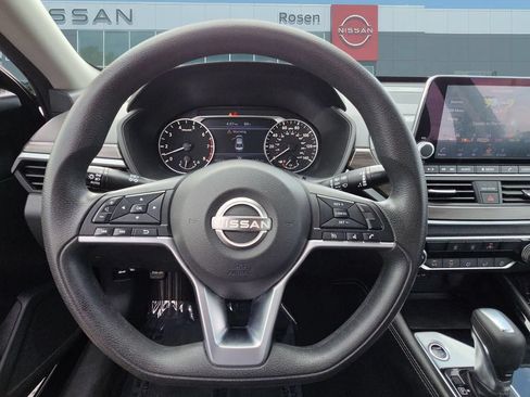 Used 2023 Nissan Altima 2.5 SV FWD image 17