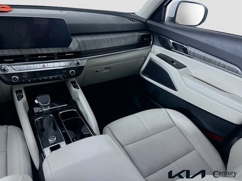 Certified 2025 Kia Telluride EX FWD image 24