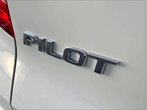 Used 2022 Honda Pilot Elite image 33
