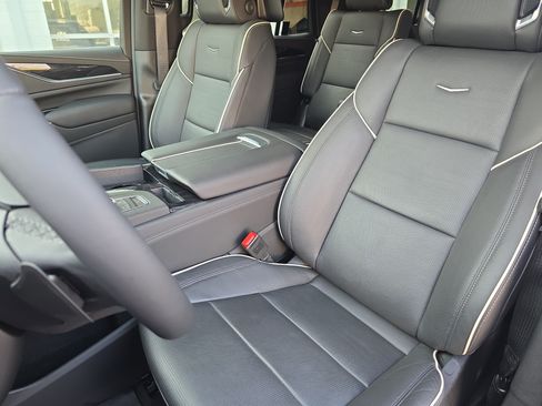 Used 2024 Cadillac Escalade Sport w/ LPO, ONYX Package AWD/4WD image 16