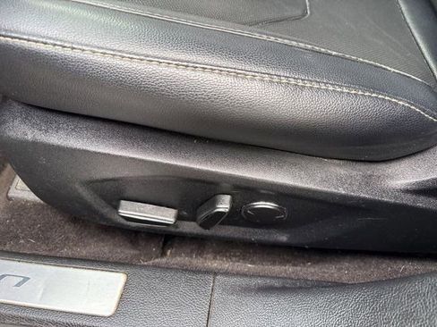 Used 2020 Ford Fusion Titanium image 12