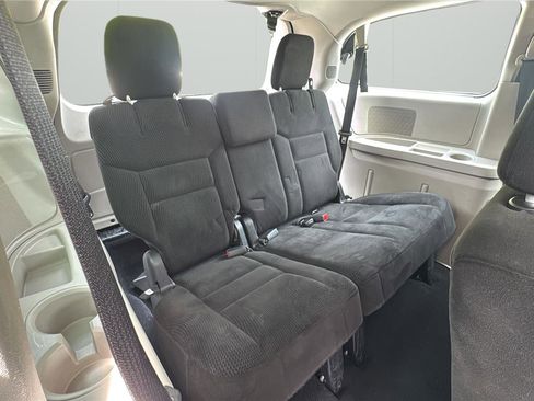 Used 2015 Dodge Grand Caravan American Value Package FWD image 15