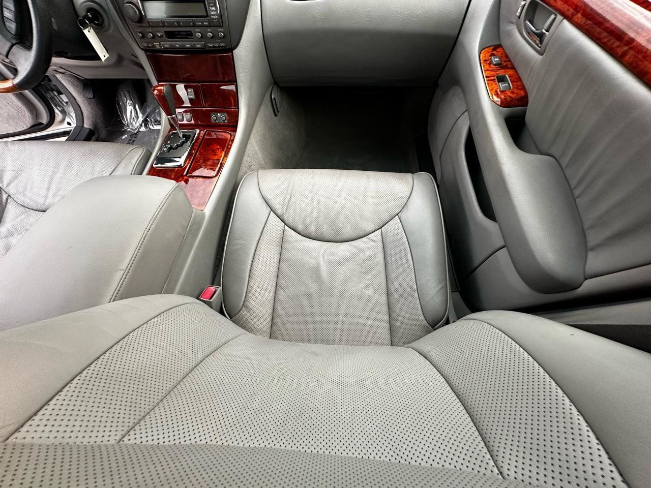 Used 2004 Lexus LS 430 RWD image 49