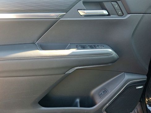 Certified 2025 GMC Acadia Elevation image 12