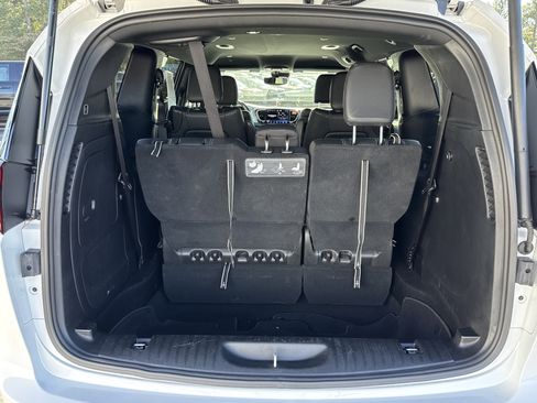 Used 2021 Chrysler Pacifica Touring-L w/ Uconnect Theater Family Group image 23