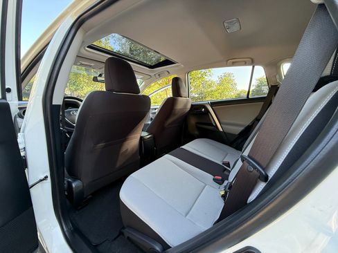 Used 2016 Toyota RAV4 XLE FWD image 18