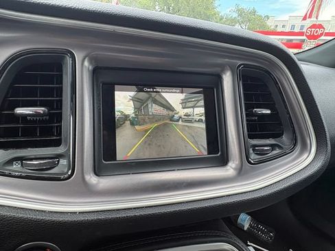Used 2022 Dodge Challenger SXT RWD image 21