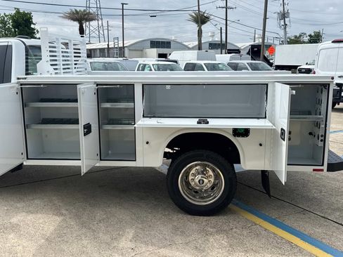 New 2025 Ford F550 4x4 Regular Cab Super Duty image 12