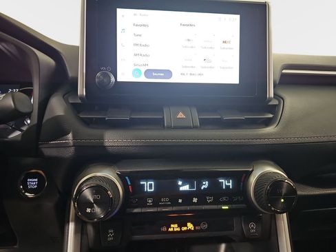 Used 2025 Toyota RAV4 XLE AWD/4WD image 22