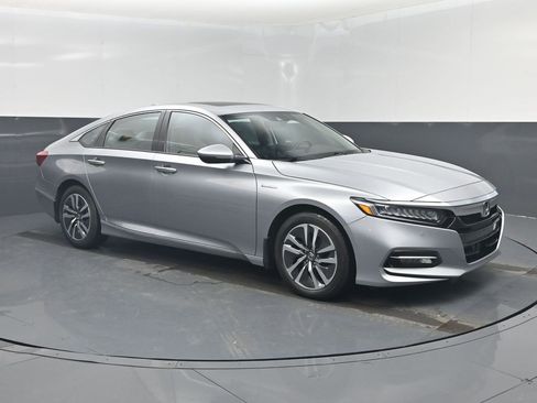 Used 2020 Honda Accord Touring image 1