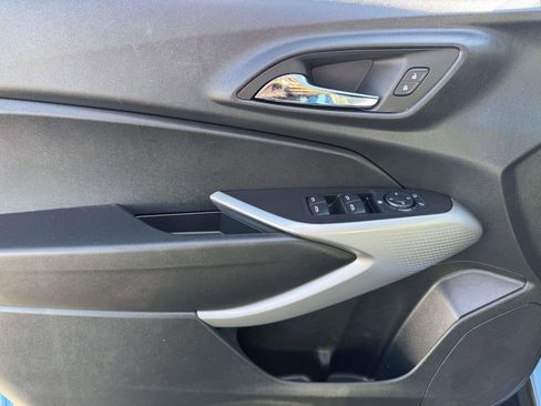 Used 2024 Chevrolet Trax RS w/ Driver Confidence Package FWD image 16