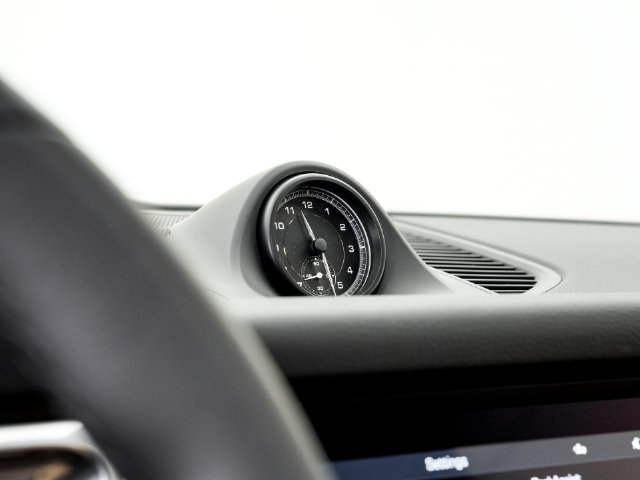 Certified 2026 Porsche Macan AWD/4WD image 18