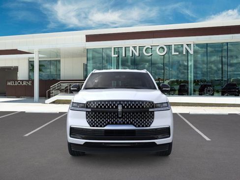 New 2026 Lincoln Navigator L Premier image 6