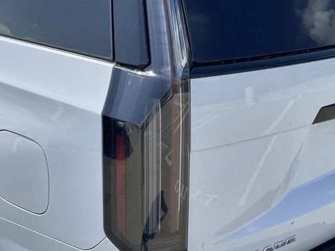 New 2026 Cadillac Escalade Platinum Sport image 9