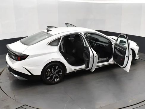 Used 2024 Hyundai Sonata SEL FWD image 6