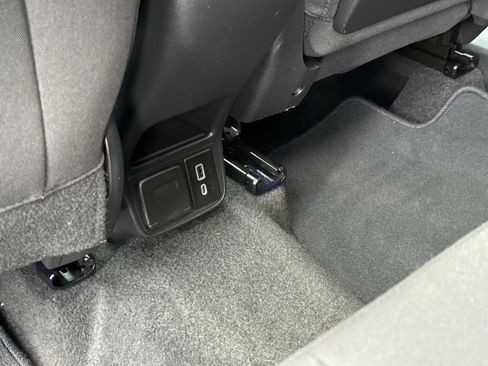 Used 2021 Chevrolet TrailBlazer LT w/ Sun and Liftgate Package AWD/4WD image 17
