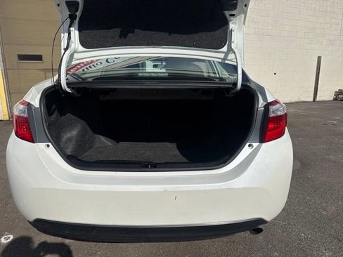 Used 2014 Toyota Corolla LE image 8