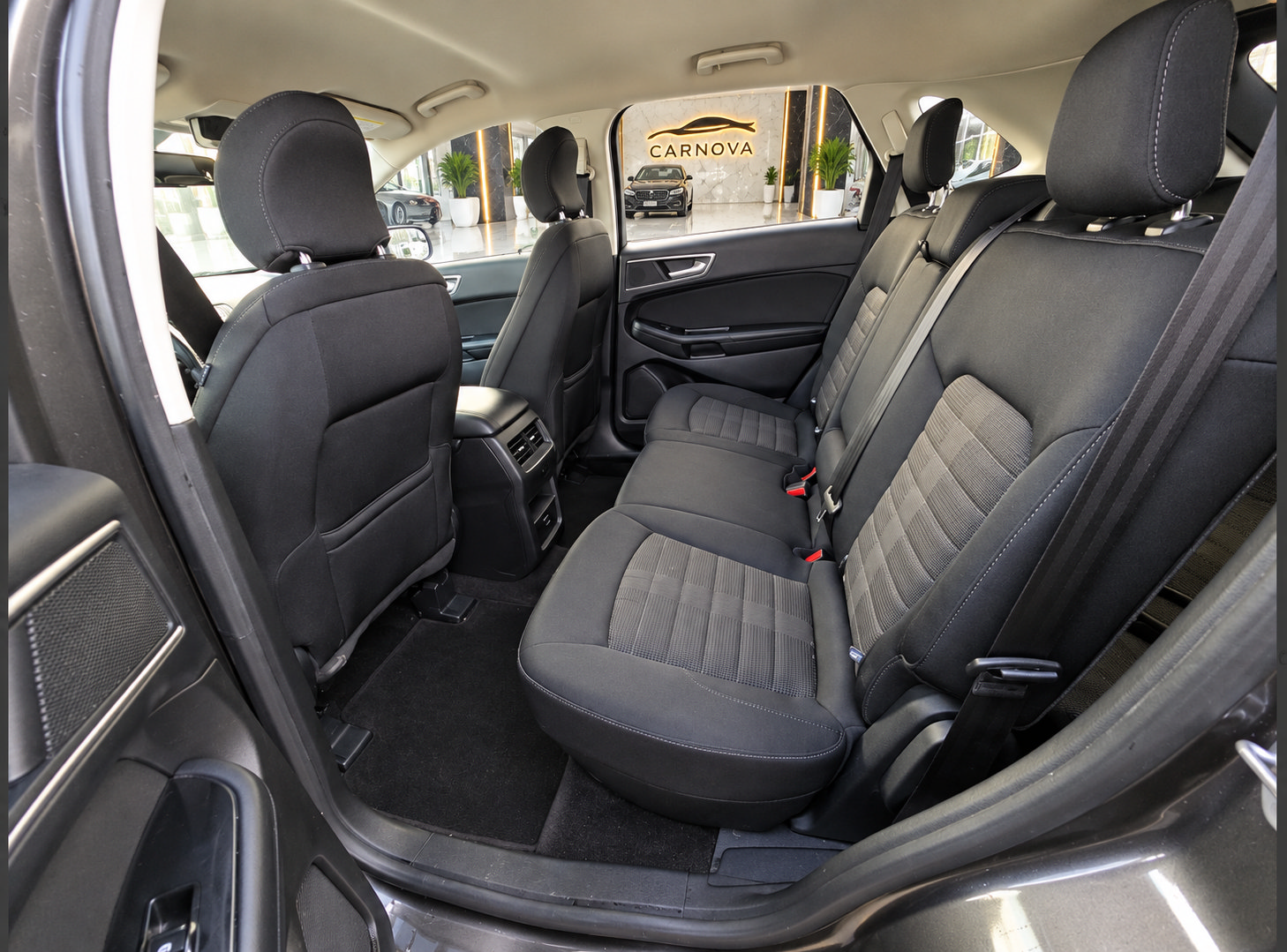 Used 2018 Ford Edge SEL FWD image 16