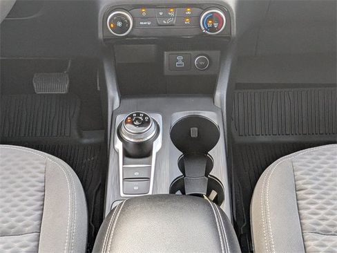 Used 2021 Ford Escape SE image 19