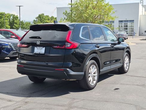Used 2024 Honda CR-V EX image 3
