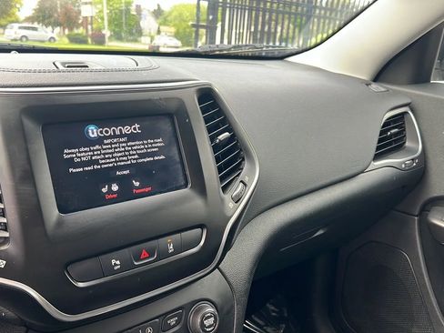 Used 2021 Jeep Cherokee Latitude Lux image 10